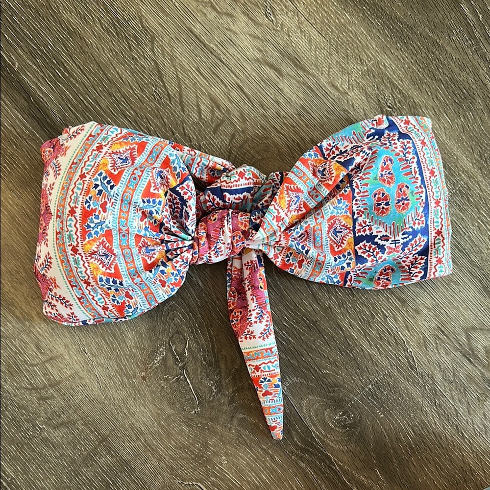 Skatie - strapless bikini top